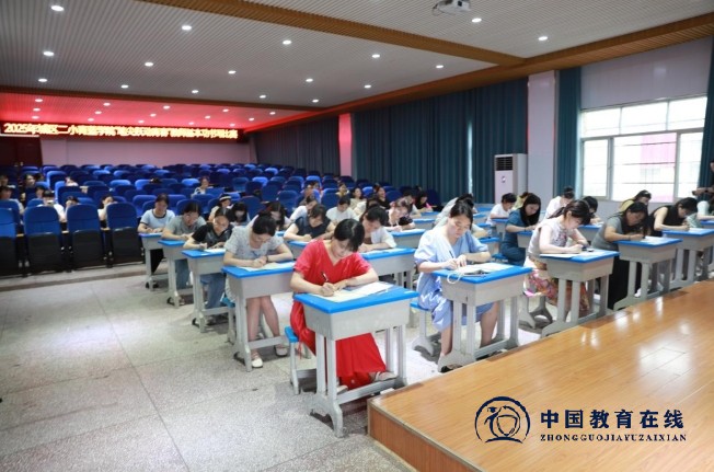 城区二小“青蓝学院”青年教师基本功书写比赛圆满落幕