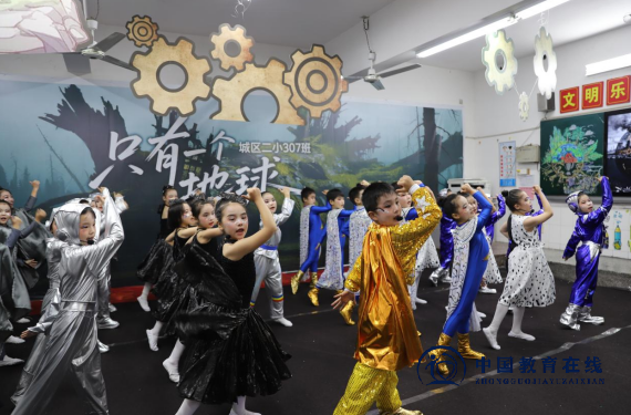 童心筑梦，剧绎华章：城区二小课本剧盛宴点亮创意童年